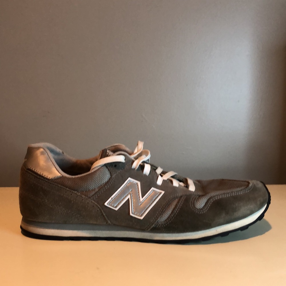 New Balance Gray Sneakers Shoes - Picture 2 of 14
